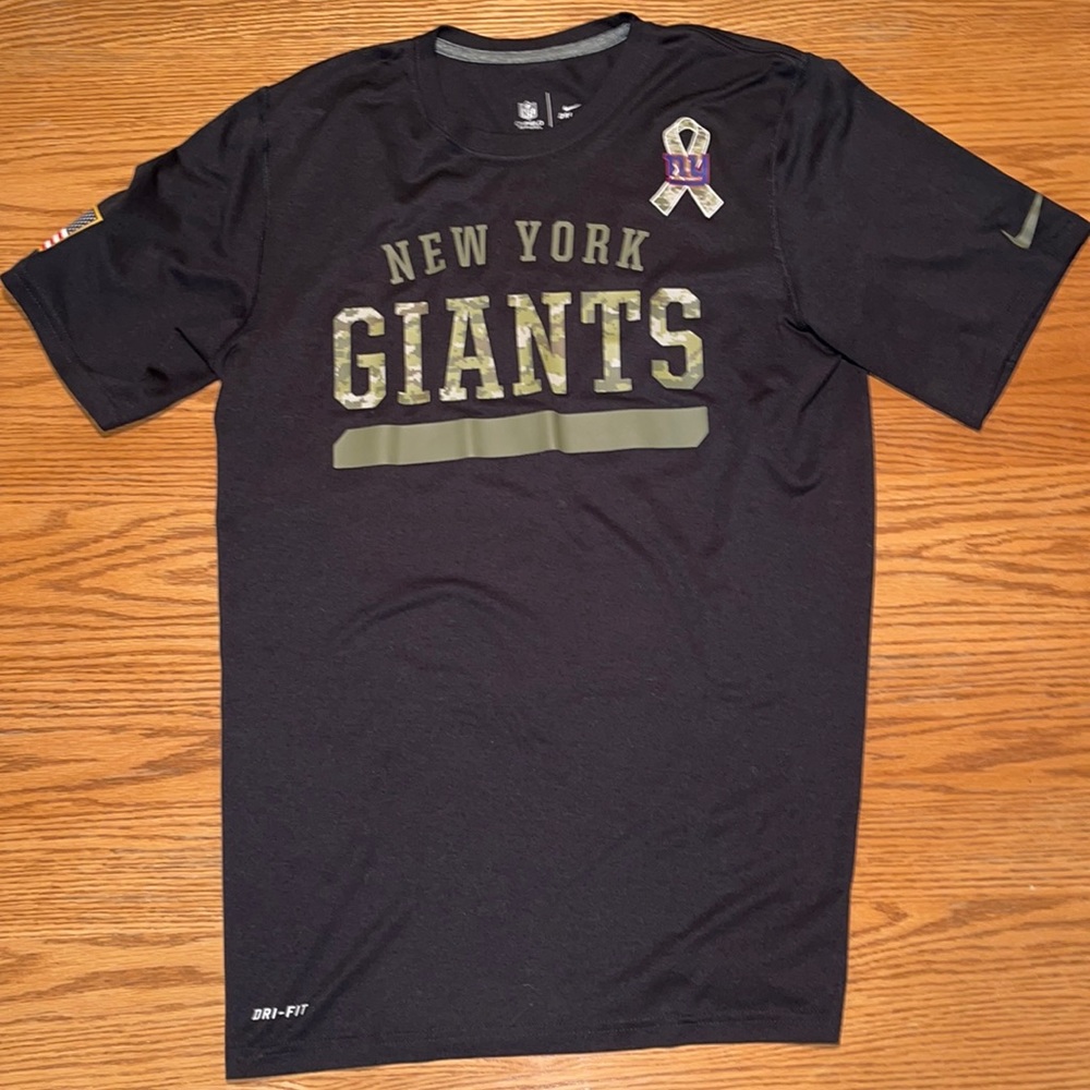 Giants T-shirt men’s medium Barely worn